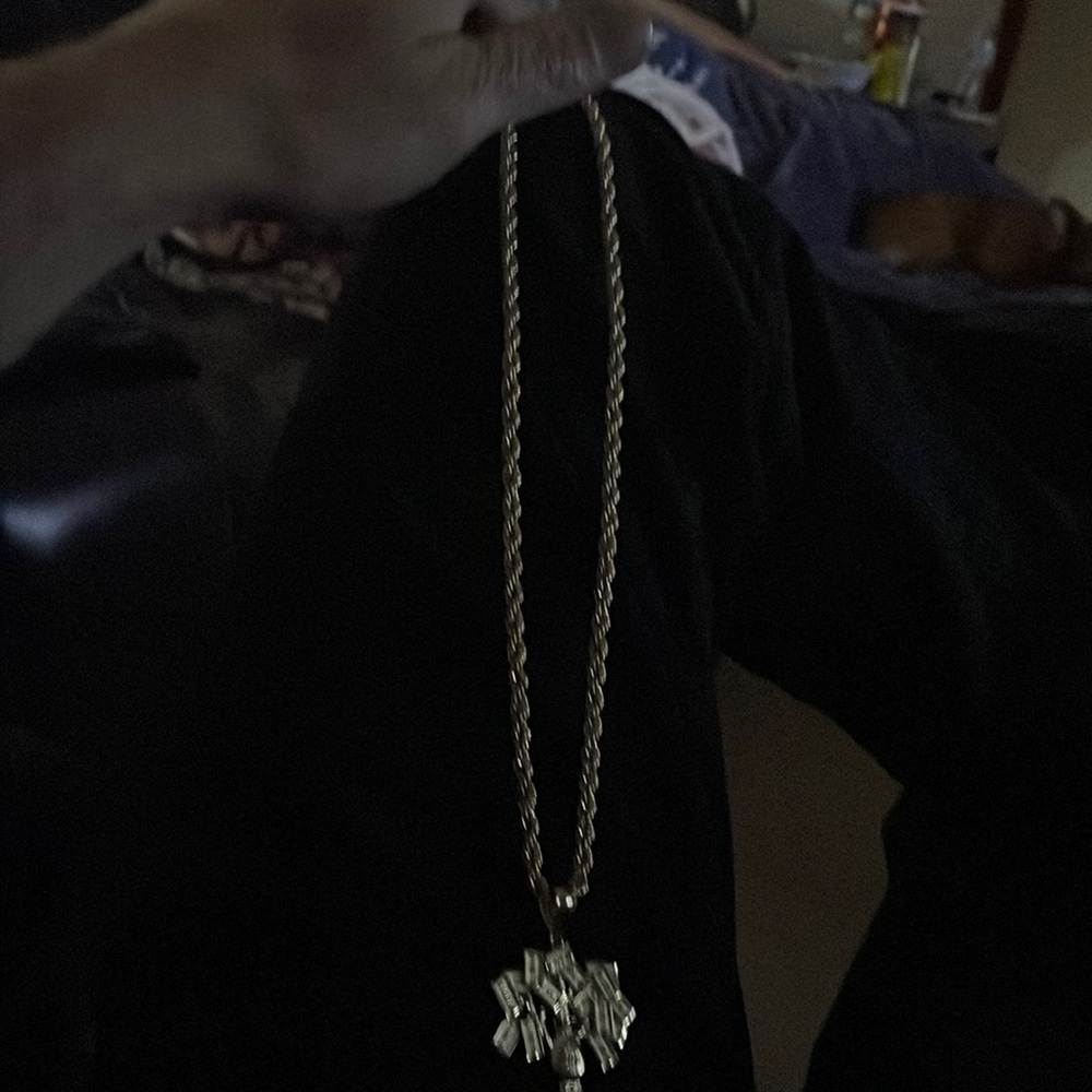 This rope is 10 karat 22in and a seven mm